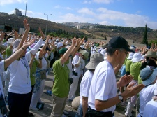 La Iglesia Coreana orando por Israel y Palestina (Marcha por la Paz 2005)